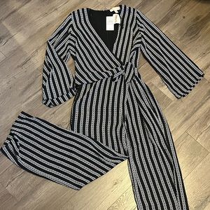 Michael Kors Jumpsuit • Women’s 6 • Black/Light Grey Pattern